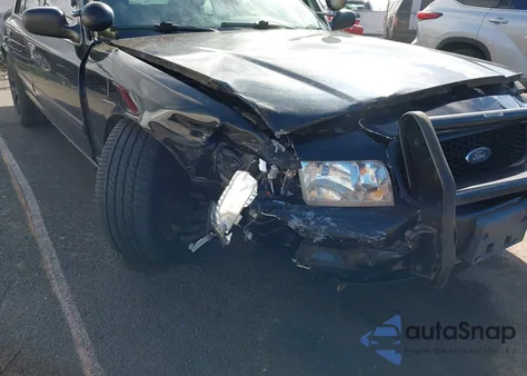 2011 Ford Crown Victoria Police Interceptor z USA, uszkodzony, nr VIN 2FABP7BV2BX120737